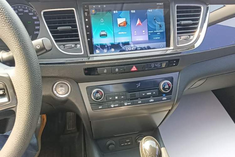 Used Hyundai Mistra 2014 1.8L Automatic Smart GLS Audio And AC Panel