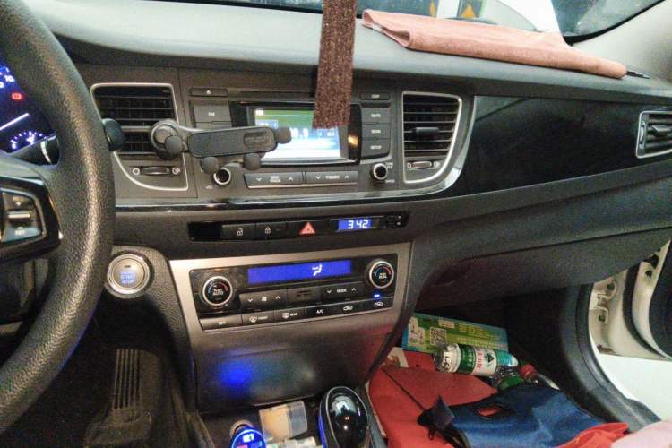 Used Hyundai Mistra 2014 1.8L Automatic Smart GLS Audio And AC Panel