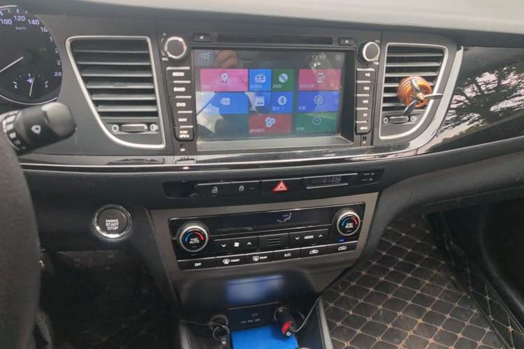 Used Hyundai Mistra 2014 1.8L Automatic Smart GLS Audio And AC Panel