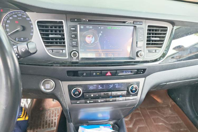 Used Hyundai Mistra 2014 1.8L Automatic Deluxe DLX Model Audio And AC Panel