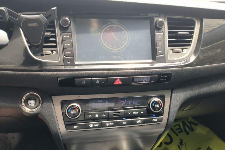 Used Hyundai Mistra 2014 1.8L Automatic Smart GLS Audio And AC Panel
