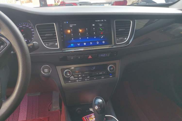 Used Hyundai Mistra 2014 1.8L Automatic Smart GLS Audio And AC Panel