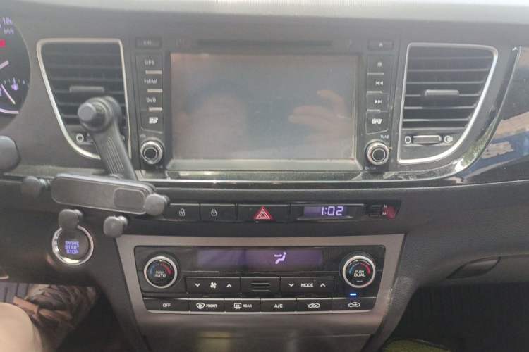 Used Hyundai Mistra 2014 1.8L Automatic Smart GLS Audio And AC Panel