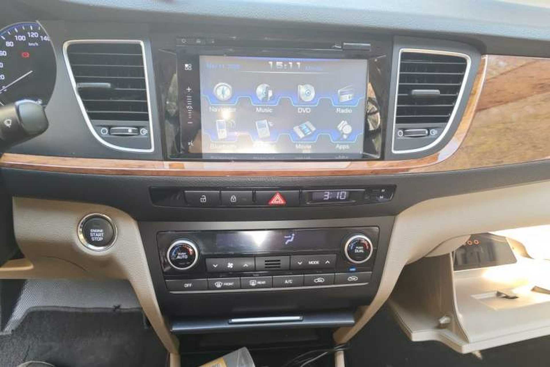 Used Hyundai Mistra 2014 1.8L Automatic Deluxe DLX Model Audio And AC Panel