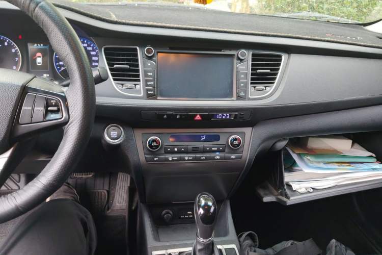 Used Hyundai Mistra 2014 1.8L Automatic Deluxe DLX Model Audio And AC Panel