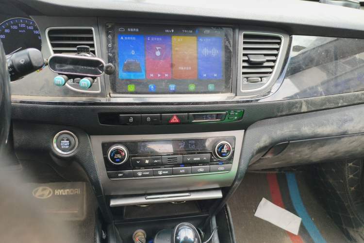 Used Hyundai Mistra 2014 1.8L Automatic Deluxe DLX Model Audio And AC Panel