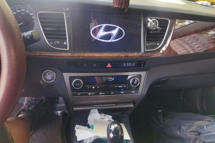 Used Hyundai Mistra 2014 1.8L Automatic Deluxe DLX Model Audio And AC Panel