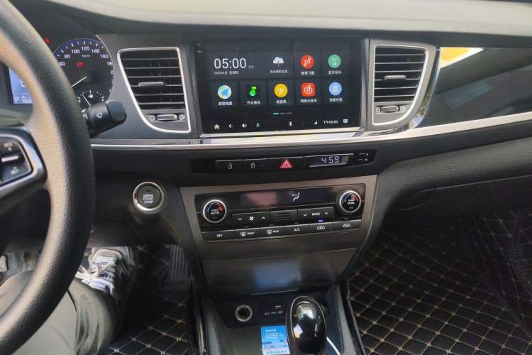Used Hyundai Mistra 2014 1.8L Automatic Smart GLS Audio And AC Panel