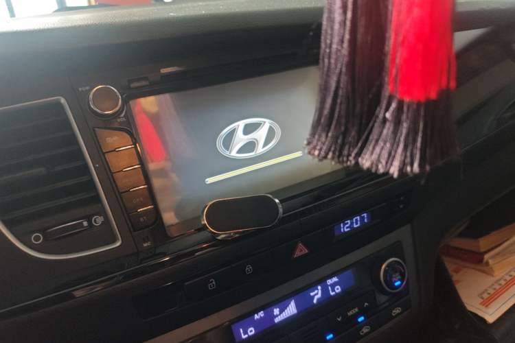 Used Hyundai Mistra 2014 1.8L Automatic Smart GLS Audio And AC Panel