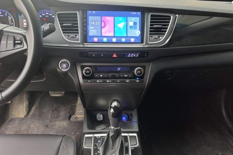 Used Hyundai Mistra 2014 1.8L Automatic Deluxe DLX Model Audio And AC Panel