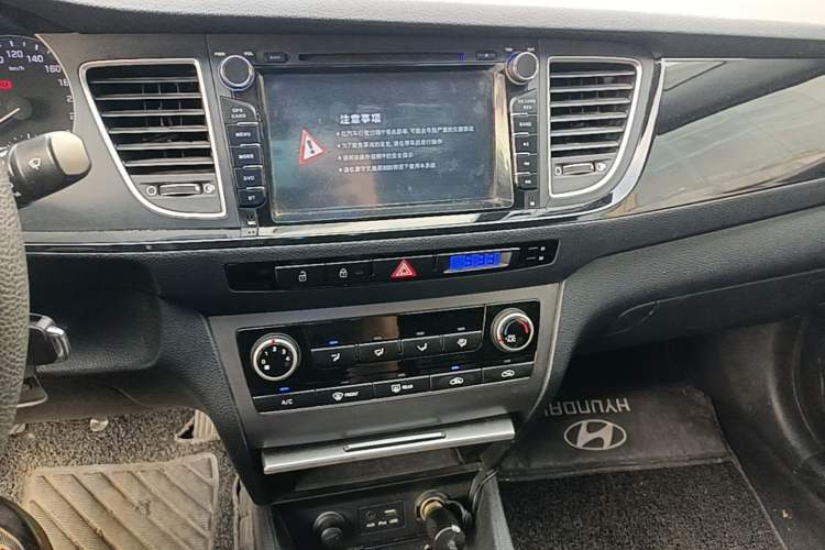 Used Hyundai Mistra 2014 1.8L Manual Comfort GL Model Audio And AC Panel
