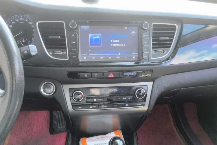 Used Hyundai Mistra 2014 1.8L Automatic Smart GLS Audio And AC Panel