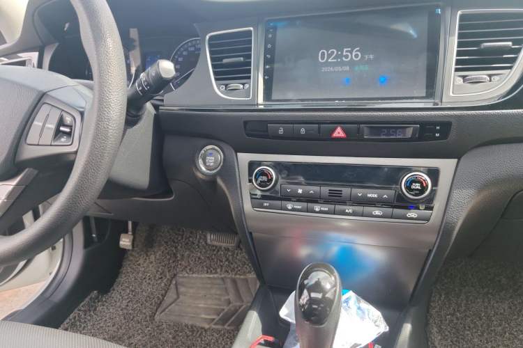 Used Hyundai Mistra 2014 1.8L Automatic Smart GLS Audio And AC Panel