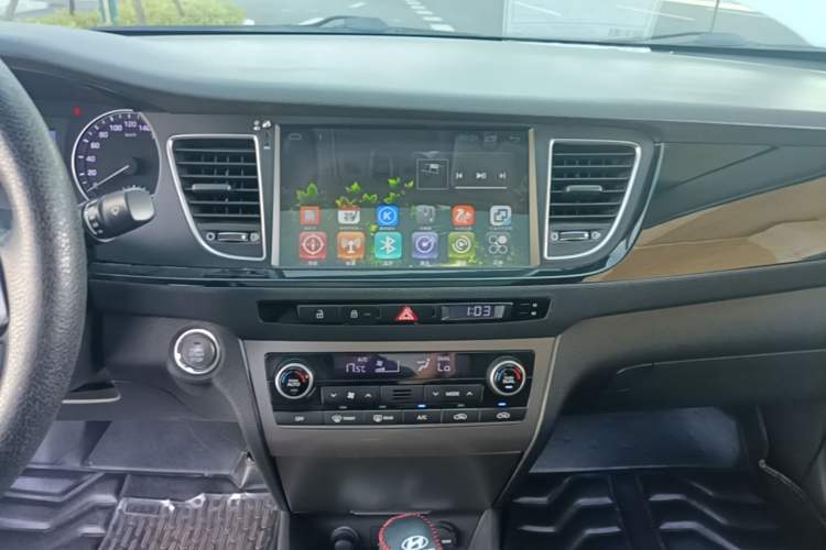 Used Hyundai Mistra 2014 1.8L Automatic Smart GLS Audio And AC Panel