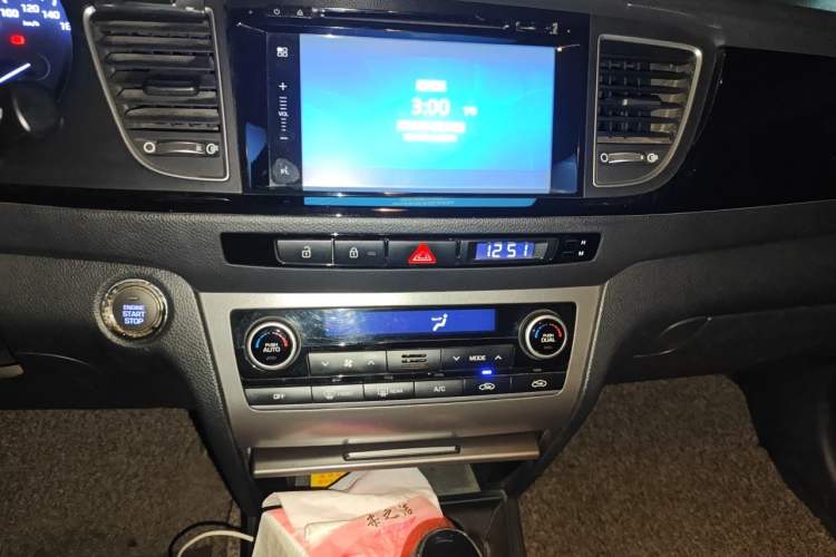 Used Hyundai Mistra 2014 1.8L Automatic Smart GLS Audio And AC Panel