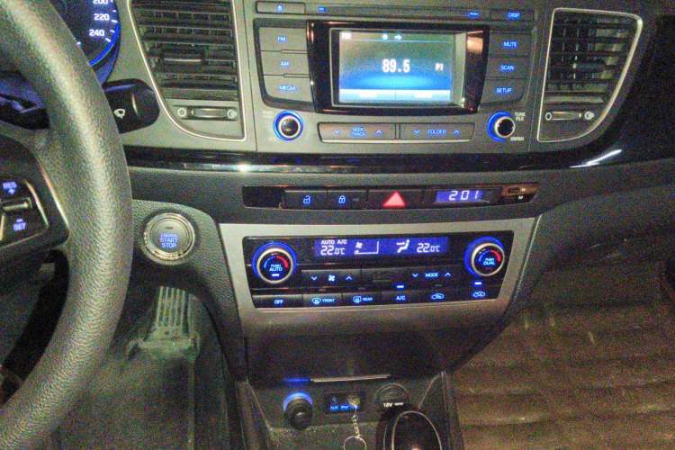 Used Hyundai Mistra 2014 1.8L Automatic Smart GLS Audio And AC Panel