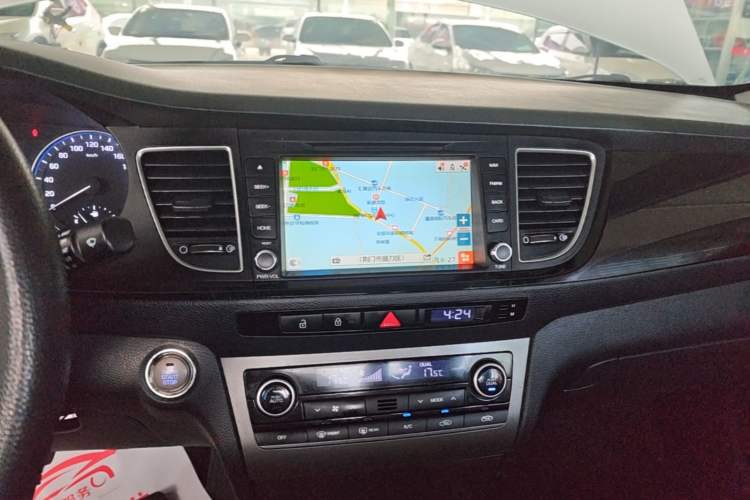 Used Hyundai Mistra 2014 1.8L Automatic Smart GLS Audio And AC Panel