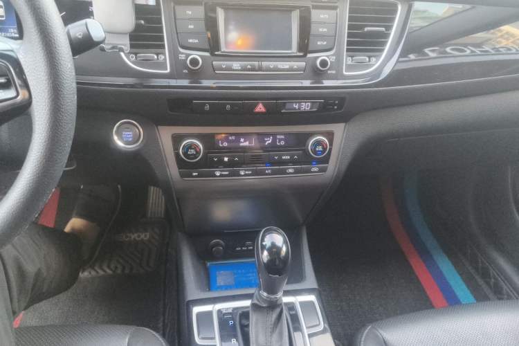 Used Hyundai Mistra 2014 1.8L Automatic Smart GLS Audio And AC Panel