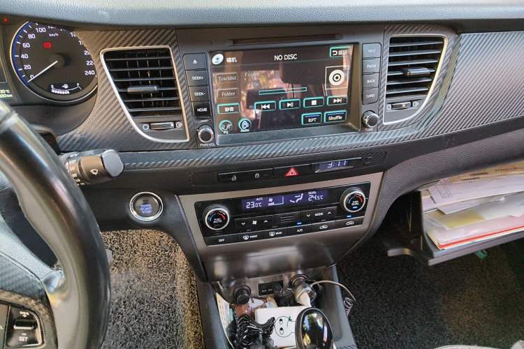 Used Hyundai Mistra 2014 1.8L Automatic Deluxe DLX Model Audio And AC Panel