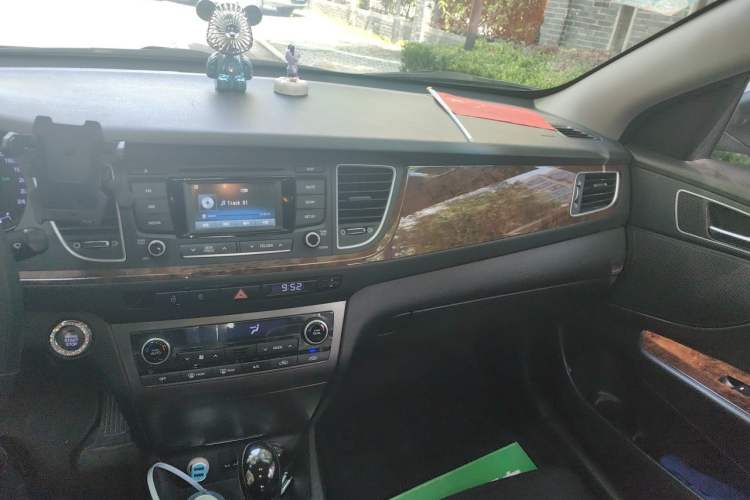 Used Hyundai Mistra 2014 1.8L Automatic Deluxe DLX Model Audio And AC Panel
