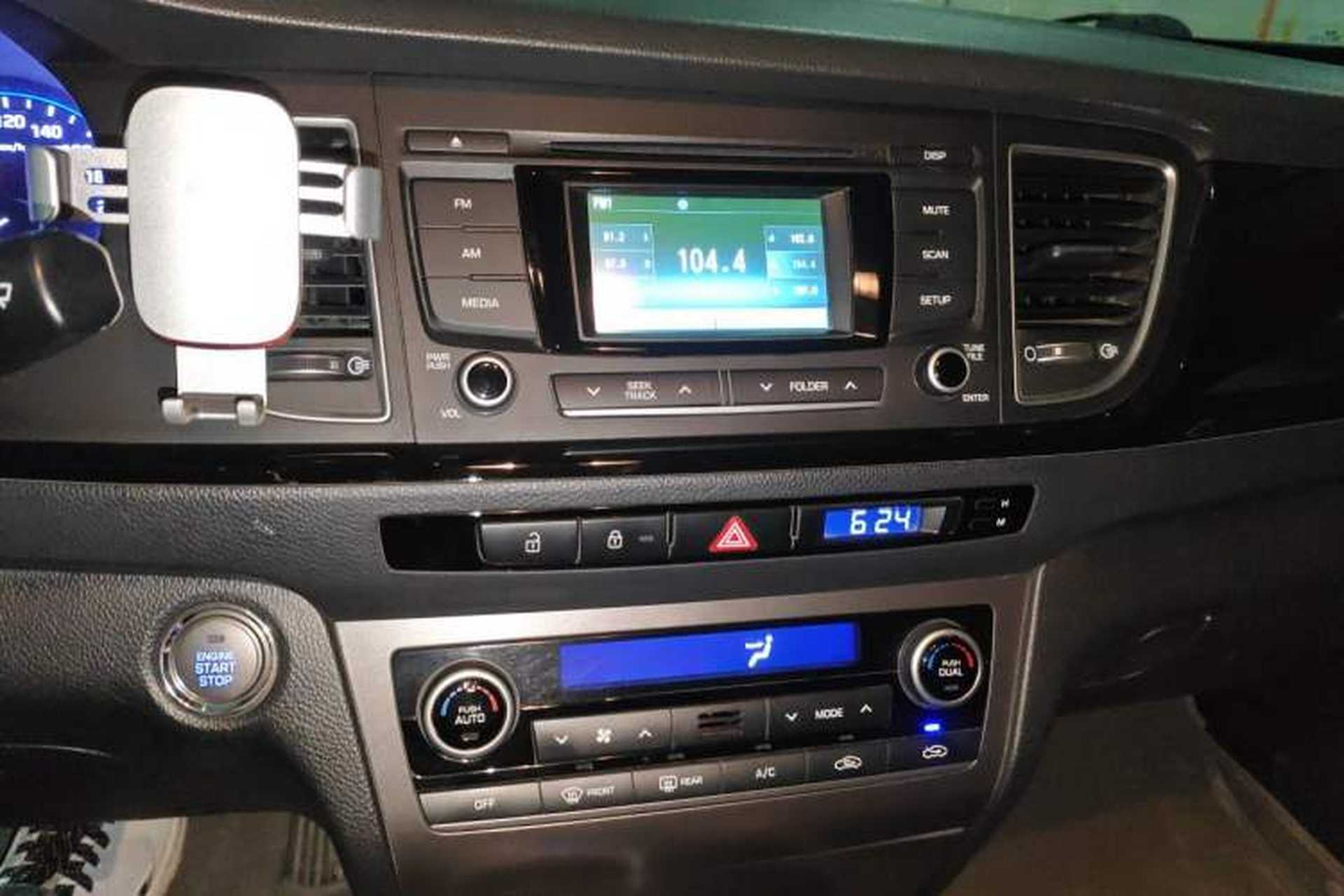 Used Hyundai Mistra 2014 1.8L Automatic Smart GLS Audio And AC Panel