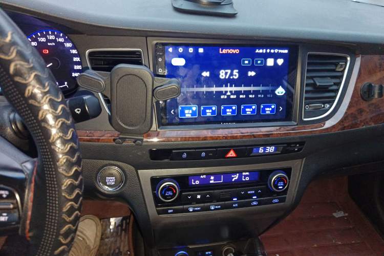 Used Hyundai Mistra 2014 1.8L Automatic Deluxe DLX Model Audio And AC Panel