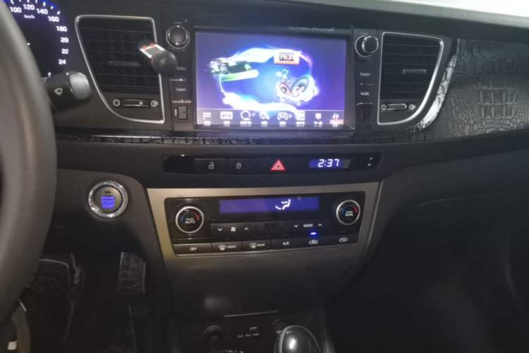 Used Hyundai Mistra 2014 1.8L Automatic Deluxe DLX Model Audio And AC Panel