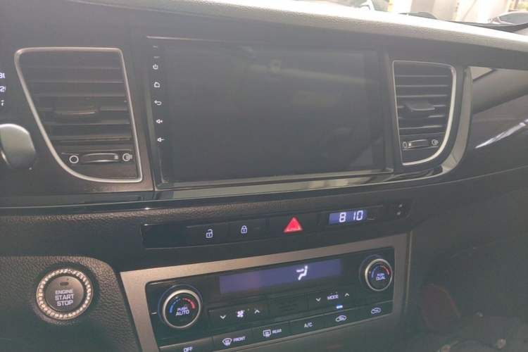 Used Hyundai Mistra 2014 1.8L Automatic Deluxe DLX Model Audio And AC Panel