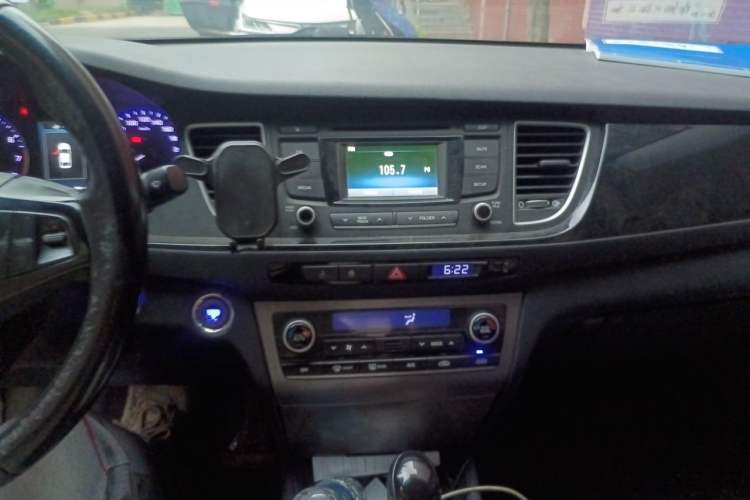 Used Hyundai Mistra 2014 1.8L Automatic Deluxe DLX Model Audio And AC Panel