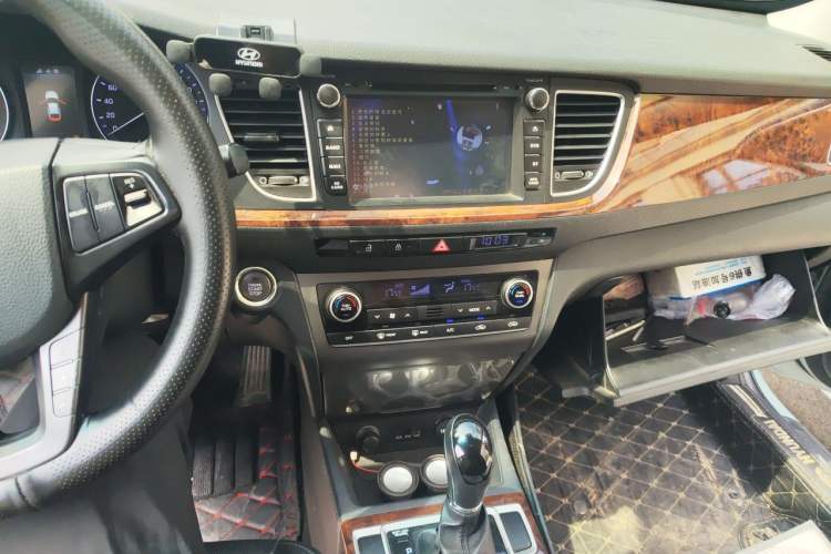 Used Hyundai Mistra 2014 1.8L Automatic Deluxe DLX Model Audio And AC Panel
