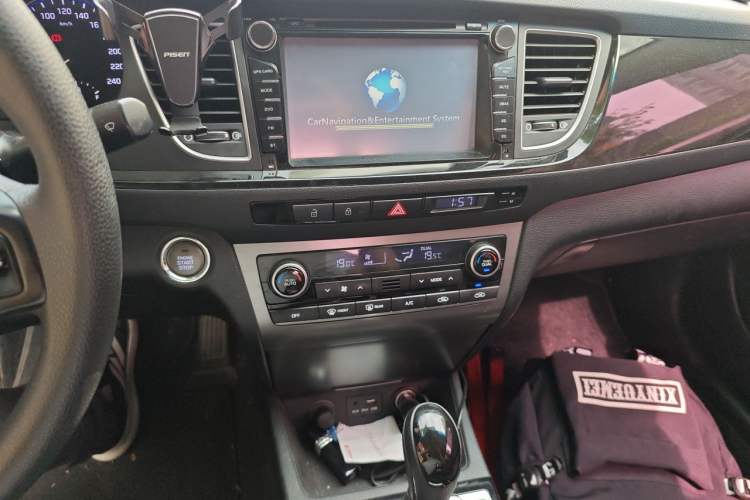 Used Hyundai Mistra 2014 1.8L Automatic Smart GLS Audio And AC Panel