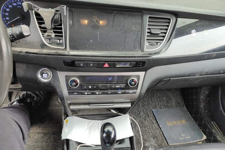 Used Hyundai Mistra 2014 1.8L Automatic Smart GLS Audio And AC Panel