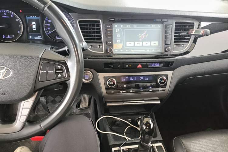 Used Hyundai Mistra 2014 1.8L Automatic Deluxe DLX Model Audio And AC Panel