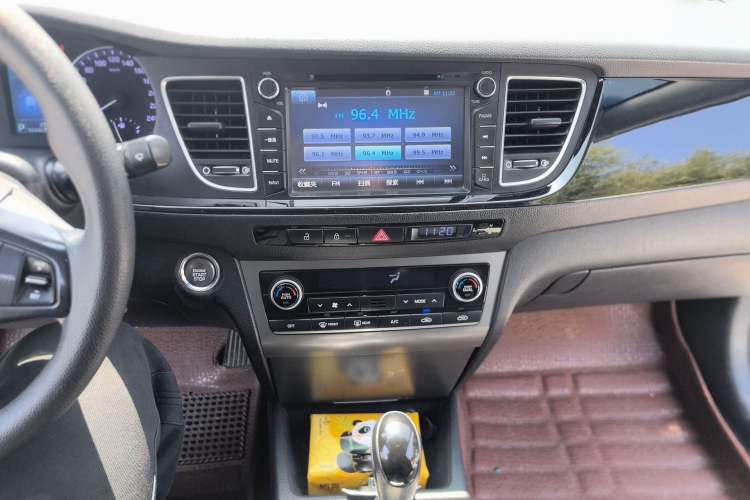 Used Hyundai Mistra 2014 1.8L Automatic Smart GLS Audio And AC Panel