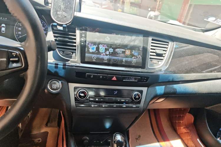 Used Hyundai Mistra 2014 1.8L Automatic Deluxe DLX Model Audio And AC Panel