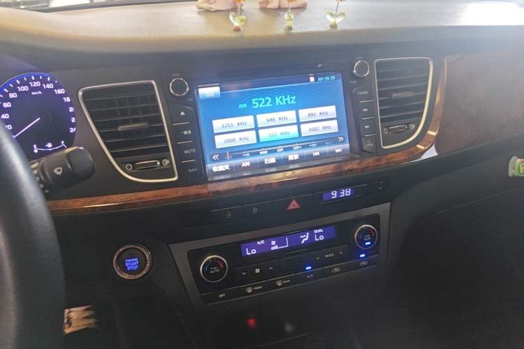 Used Hyundai Mistra 2014 1.8L Automatic Deluxe DLX Model Audio And AC Panel