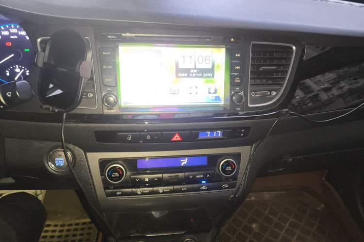 Used Hyundai Mistra 2014 1.8L Automatic Smart GLS Audio And AC Panel