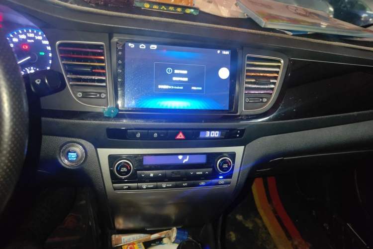 Used Hyundai Mistra 2014 1.8L Automatic Smart GLS Audio And AC Panel