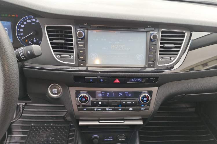 Used Hyundai Mistra 2014 1.8L Automatic Smart GLS Audio And AC Panel