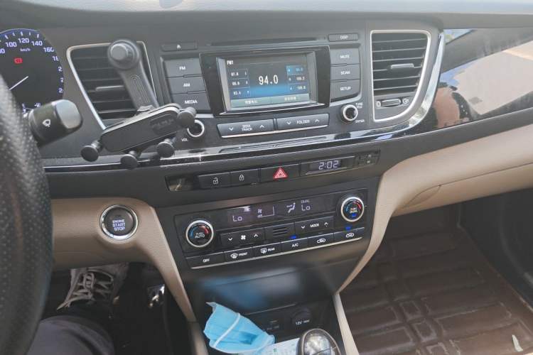Used Hyundai Mistra 2014 1.8L Automatic Deluxe DLX Model Audio And AC Panel