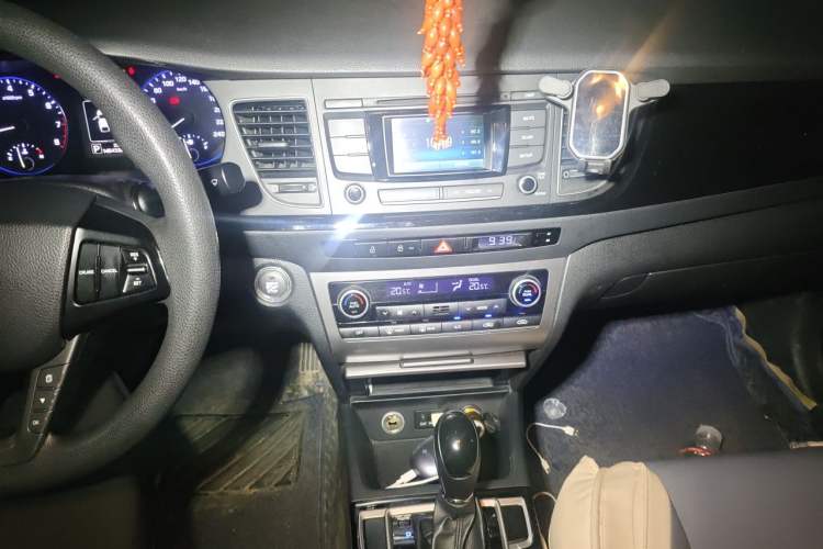 Used Hyundai Mistra 2014 1.8L Automatic Smart GLS Audio And AC Panel