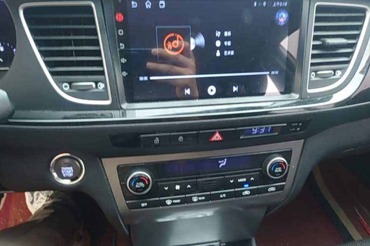 Used Hyundai Mistra 2014 1.8L Automatic Smart GLS Audio And AC Panel