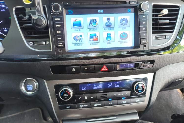 Used Hyundai Mistra 2014 1.8L Automatic Smart GLS Audio And AC Panel