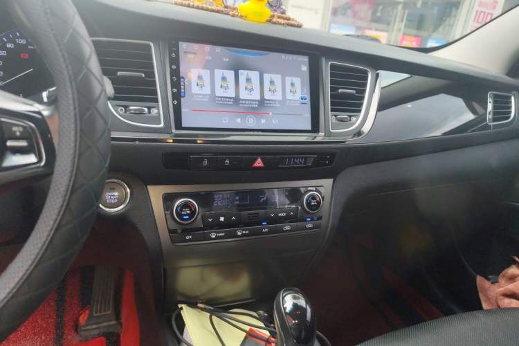 Used Hyundai Mistra 2014 1.8L Automatic Deluxe DLX Model Audio And AC Panel