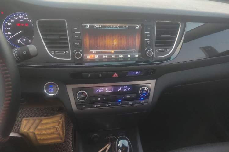 Used Hyundai Mistra 2014 1.8L Automatic Smart GLS Audio And AC Panel