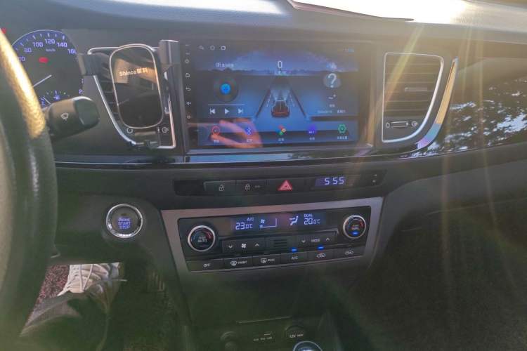Used Hyundai Mistra 2014 1.8L Automatic Smart GLS Audio And AC Panel