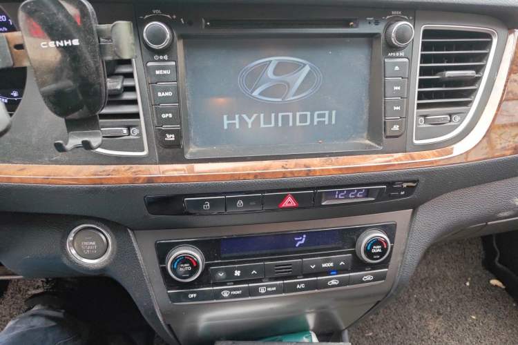 Used Hyundai Mistra 2014 1.8L Automatic Deluxe DLX Model Audio And AC Panel