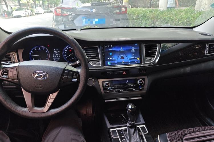 Used Hyundai Mistra 2014 1.8L Automatic Smart GLS Center Console