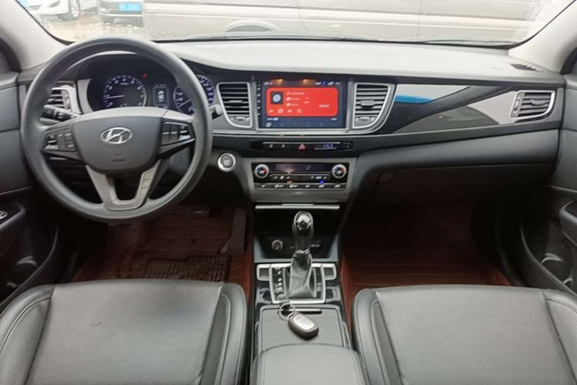 Used Hyundai Mistra 2014 1.8L Automatic Smart GLS Center Console