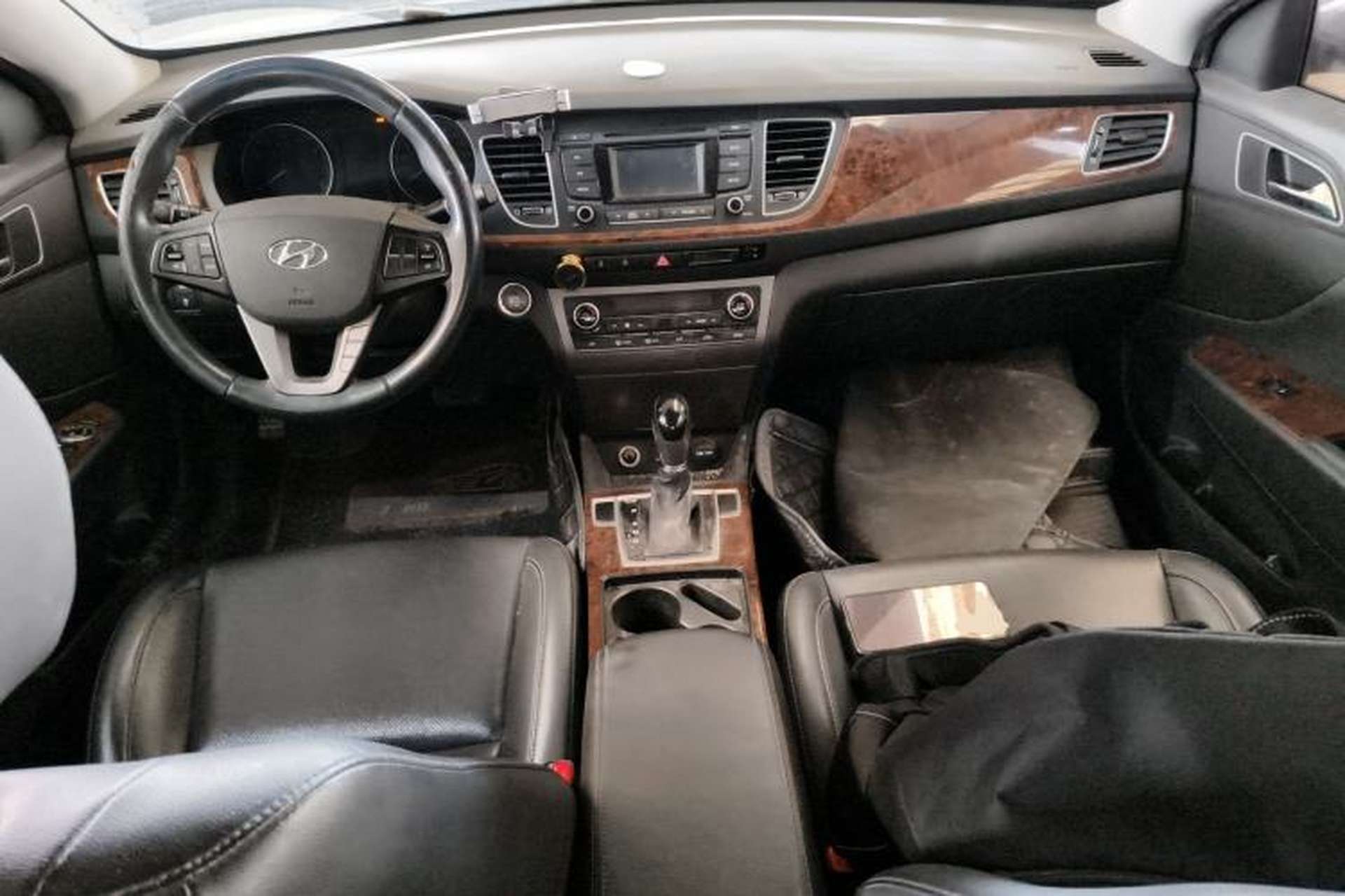 Used Hyundai Mistra 2014 1.8L Automatic Deluxe DLX Model Center Console